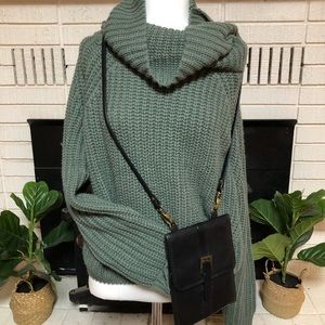 💯 percent leather *Eddie Bauer* purse